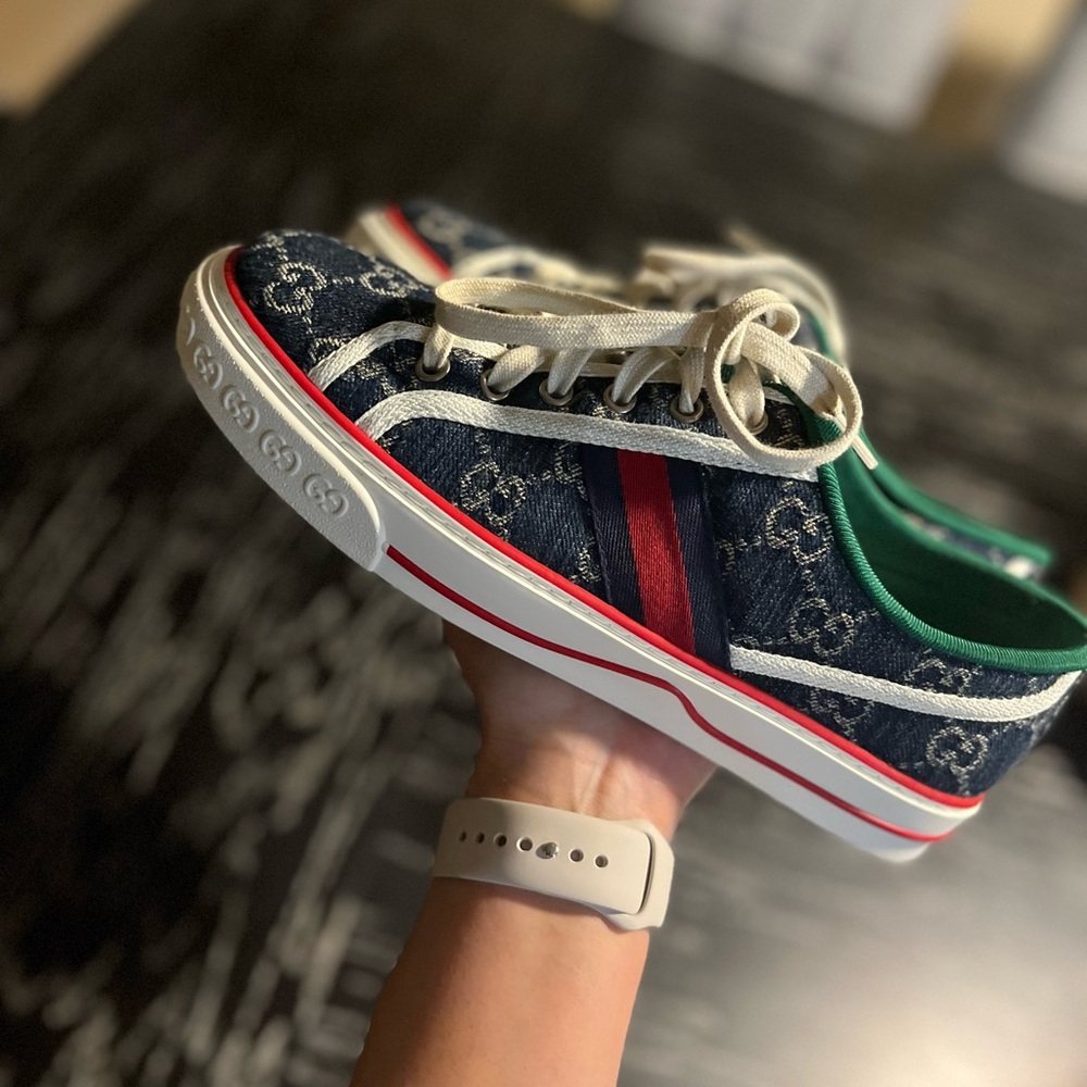 Gucci authentic 9.5 - Picture 3 of 6